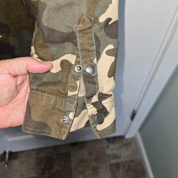 H&M Divided Camo Hoodie Sweatshirt Size 6 Draw String Green Black Zip Up - Picture 7 of 7